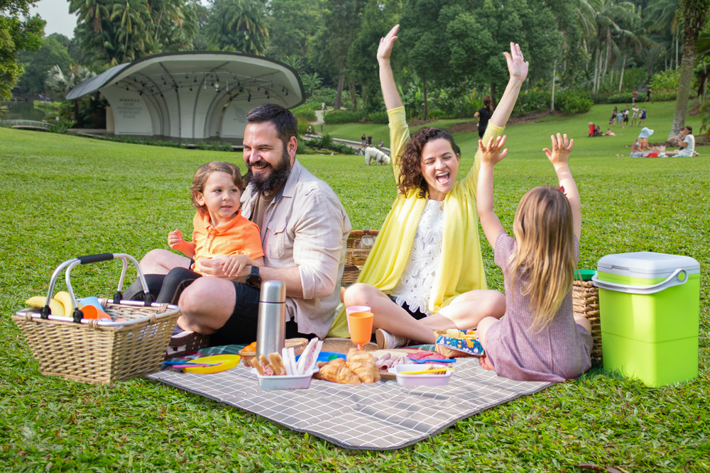 Picnic – Great Outdoor Activities with Kids during School Holidays